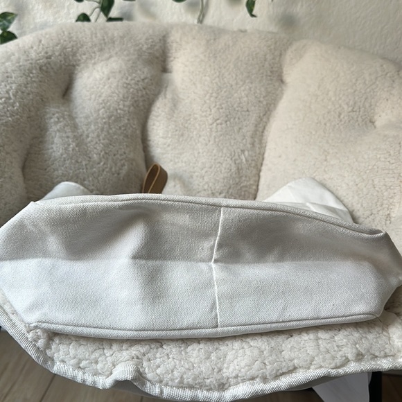 NWOT Cozy Earth bag/tote - Picture 4 of 4